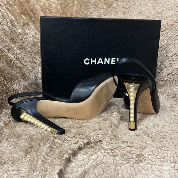 CHANEL Lambskin black pearl heels - Picture 4 of 8